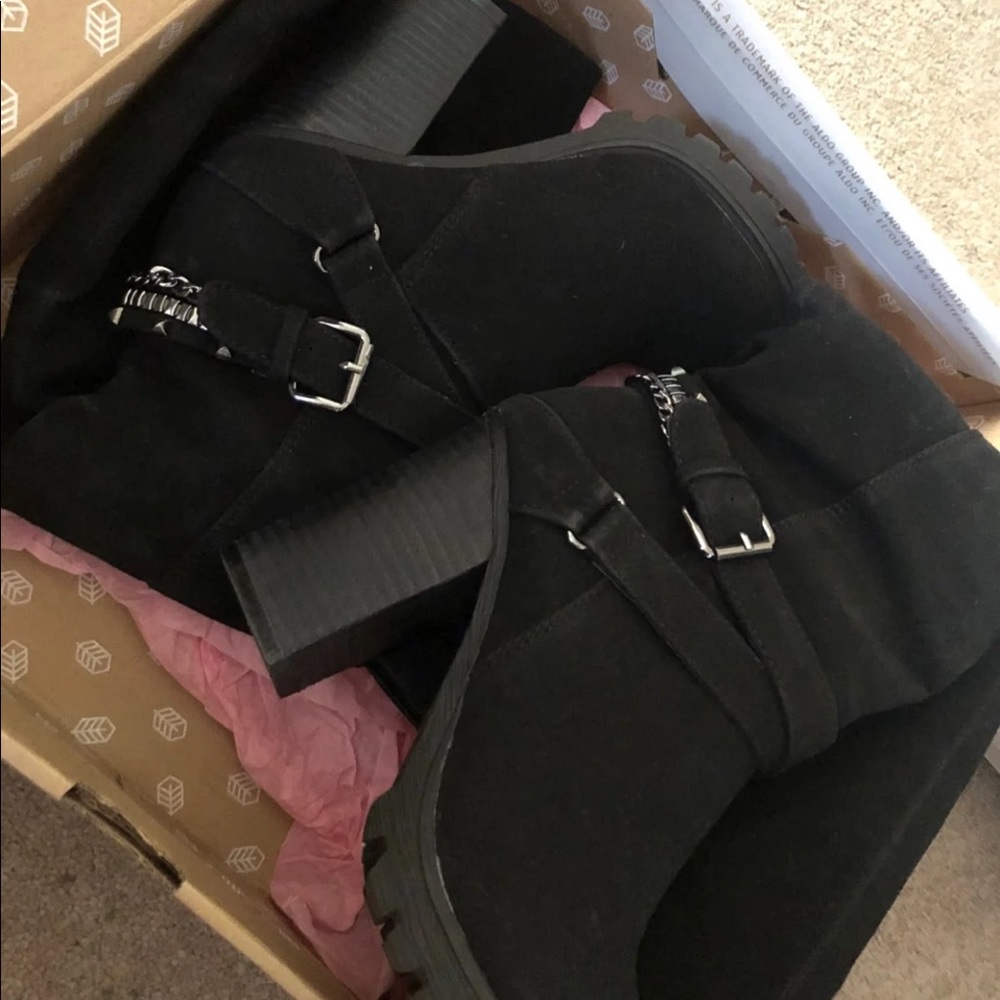 Heel boots